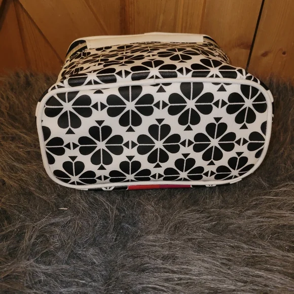 KATE SPADE SPADE FLOWER LUNCH TOTE NWT Insulated - Picture 8 of 9